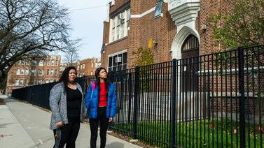 Perdidos en la traducción: Los alumnos inmigrantes se retrasan en las escuelas segregadas de Chicago